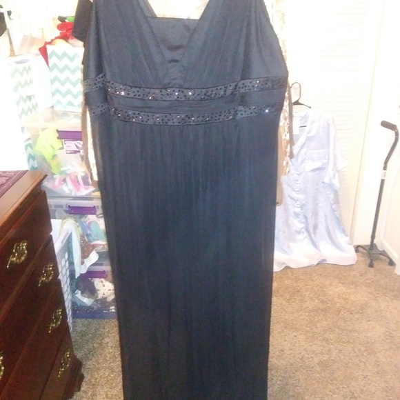 Womens CLothes - Picture 5 of 5